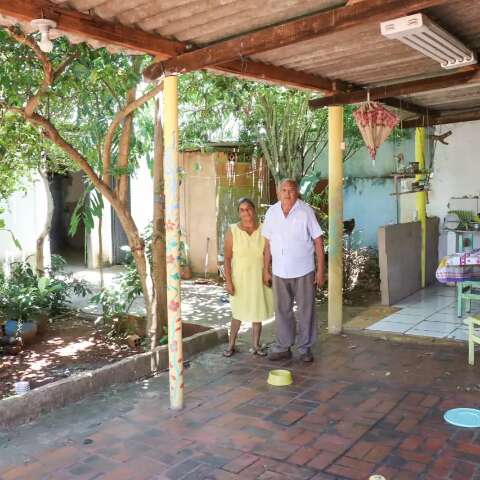 Duas cozinhas e jardim salvaram o amor de Raivito e Maria ap&oacute;s 40 anos