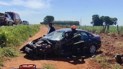Colis&atilde;o deixa 4 feridos na BR-476; motorista fica preso &agrave;s ferragens