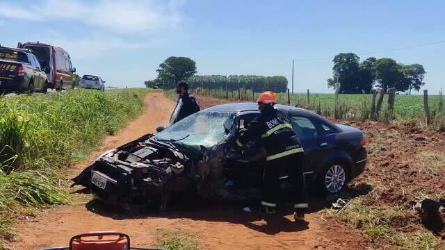 Colisão Deixa 4 Feridos Na Br 476 Motorista Fica Preso às Ferragens