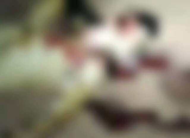 Pai e filho adolescente s&atilde;o executados a tiros na porta de casa 