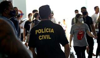 Candidatos em local de prova para os cargos Perito Criminal e Perito Médico Legista, no último domingo (Foto: Divulgação/Governo MS)