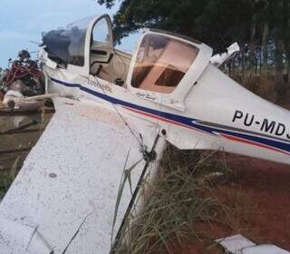 Pol&iacute;cia apreende avi&atilde;o que caiu e deixou piloto ferido