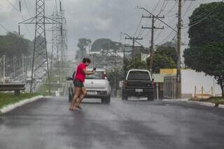 Chuva chega &quot;de mansinho&quot; e confirma previs&atilde;o para a Capital
