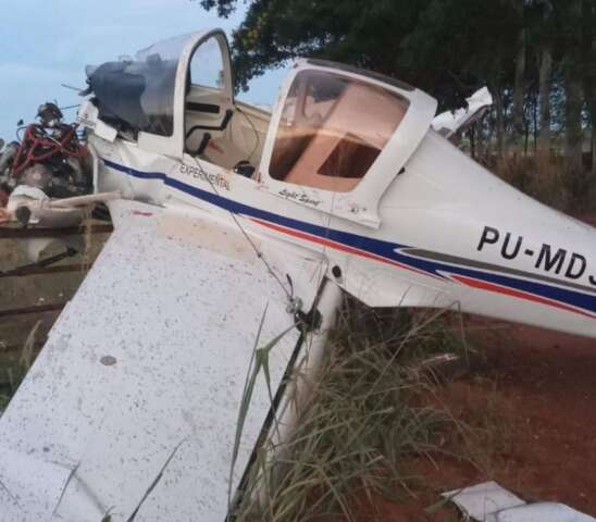 Pol&iacute;cia apreende avi&atilde;o que caiu e deixou piloto ferido