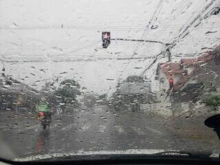 Chuva se intensifica na Capital, mas alerta de risco &eacute; para Norte de MS