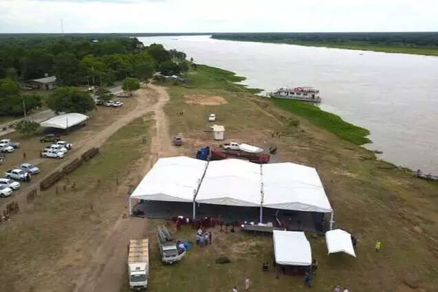 Governador participa de lan&ccedil;amento da pedra fundamental de ponte com Bolsonaro