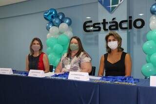 Estácio Campo Grande e SED lançaram premiaram os vencedores do 1º Concurso de Redação Estácio. (Foto: Divulgação)