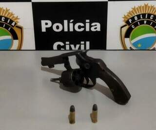 Homem de 71 anos tenta matar esposa a tiros e a abandona em estrada vicinal
