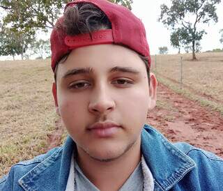 Acidente que destruiu caminhonete na BR-163 matou jovem de 18 anos 