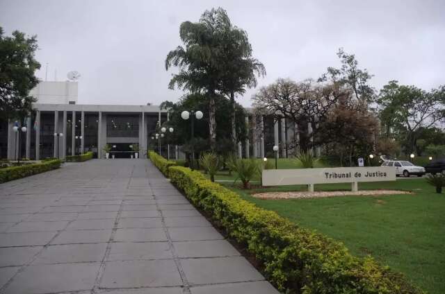 Justi&ccedil;a condena escola e professor por ass&eacute;dio a aluna