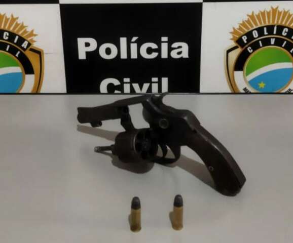 Homem de 71 anos tenta matar esposa a tiros e a abandona em estrada vicinal