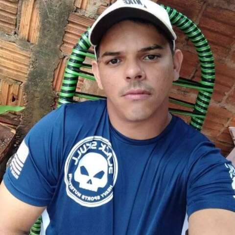 Homem baleado na cabe&ccedil;a e socorrido por desconhecido morre em hospital 