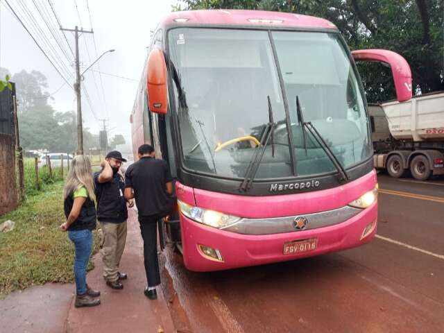 Dois &ocirc;nibus s&atilde;o apreendidos durante fiscaliza&ccedil;&atilde;o contra transporte clandestino