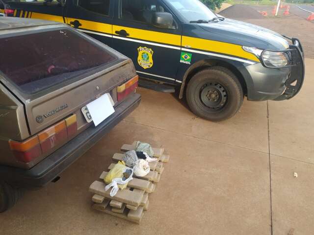 &quot;Casal do tr&aacute;fico&quot; &eacute; preso com ve&iacute;culo abarrotado de maconha e crack 