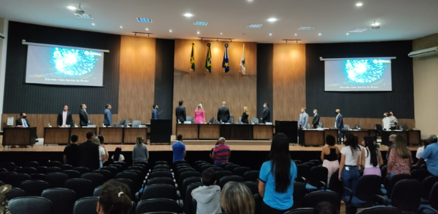 C&acirc;mara aprova 13&ordm; e adicional de f&eacute;rias para vereadores eleitos em 2024