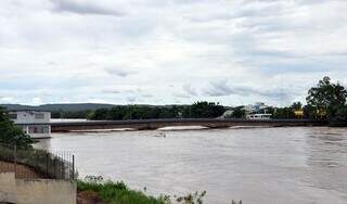 Cheio do Rio Taquari por conta da chuvas dos últimos dias. (Foto: Maikon Leal)