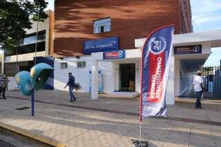 Fachada do Hospital do Coração, localizado na Rua Marechal Rondon, região central de Campo Grande (Foto: Kísie Ainoã)