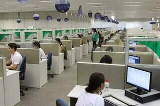 Agentes de call center durante atendimento (Foto: Arquivo | Ilustrativa)