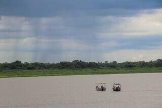 Rio Paraguai ainda não chegou a 1m60 neste mês, em Porto Murtinho. (Foto: Henrique Kawaminami)