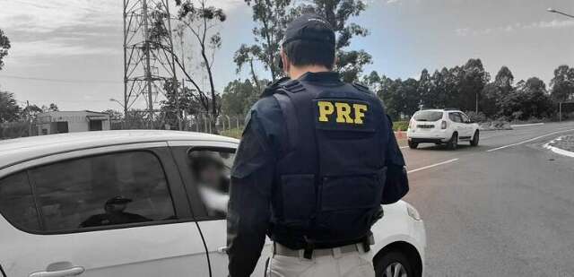 Com aumento de viagens em fim de ano, PRF intensifica fiscaliza&ccedil;&atilde;o nas rodovias 