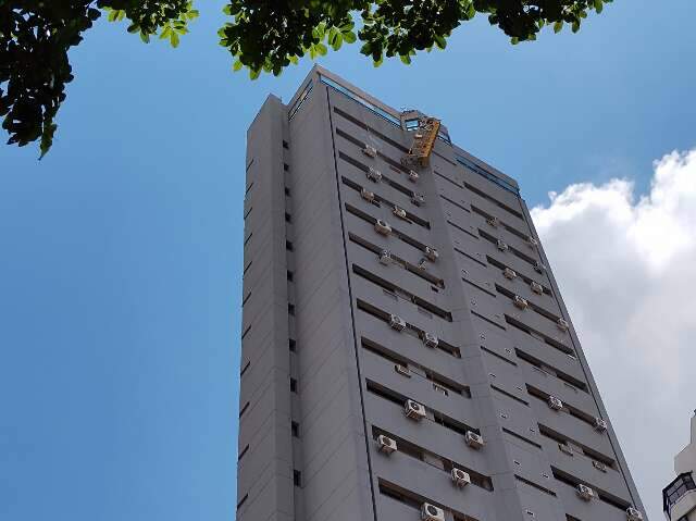 Sem registro, empresa de andaime que quase despencou de pr&eacute;dio ser&aacute; autuada 