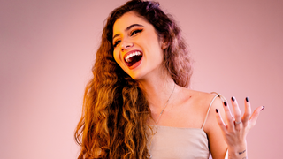 Cantora Georgia Castro, aos 18 anos, lança seu novo single. (Foto: Divulgação)