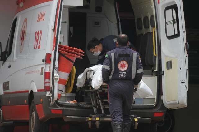Motociclista fere empres&aacute;rio com 6 tiros na Capital 