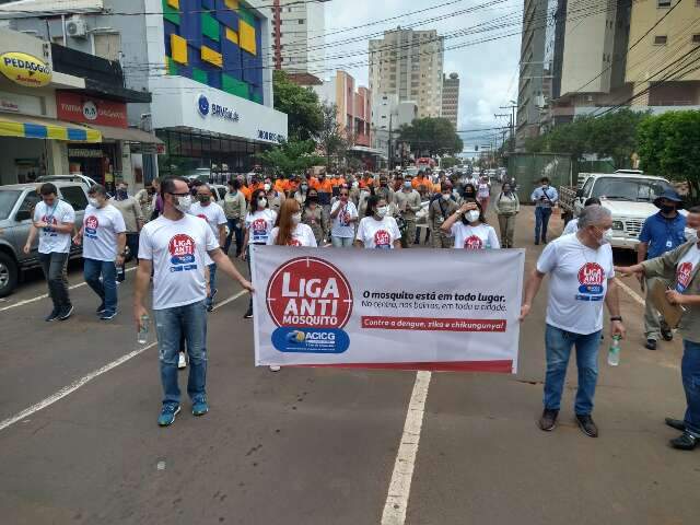  Liga Antimosquito faz caminhada de conscientiza&ccedil;&atilde;o sobre os perigos do Aedes 
