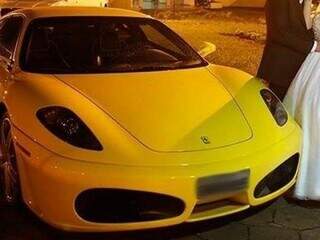 Ferrari fazia parte da frota ostentação da família Molina. (Foto: Reprodução/Facebook)
