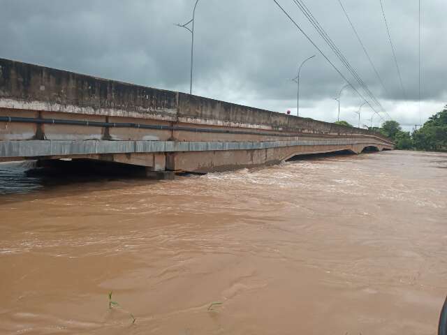 Rio Taquari atinge 5 metros ap&oacute;s chuva que durou 12 horas 