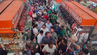 Bolsonaro passou pelo Mercadão após cancelar agenda no Paraguai, na segunda. (Foto: Reprodução)