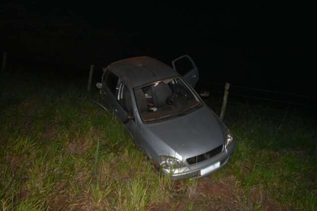 Homem morre ao ser jogado para fora do carro durante capotagem