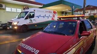 Ambulância que estava trazendo Paulo para a Capital, mas que precisou retornar com o paciente para Bataguassu. (Foto: Elenize Oliveira)