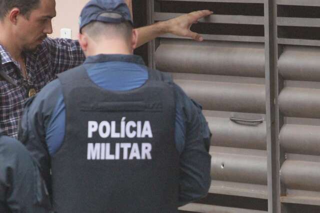 Suspeito de atirar em idosa &ldquo;por engano&rdquo; se apresenta &agrave; pol&iacute;cia 