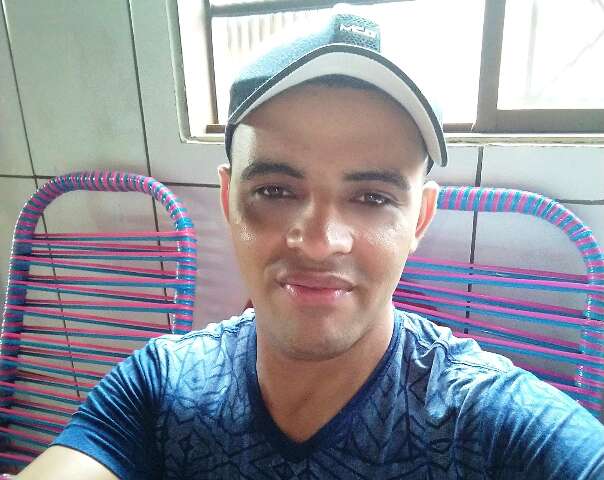 Amigos defendem mulheres assediadas, s&atilde;o esfaqueados e campo-grandense morre