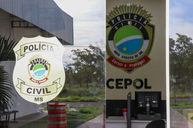 Dupla armada rouba caminhonete e motorista &eacute; feito ref&eacute;m