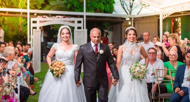 Insepar&aacute;veis, irm&atilde;s dividem at&eacute; o altar no dia do casamento