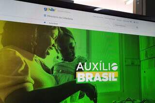 Informações sobre Auxílio Brasil também podem ser consultadas no site do governo. (Foto: Ana Oshiro)