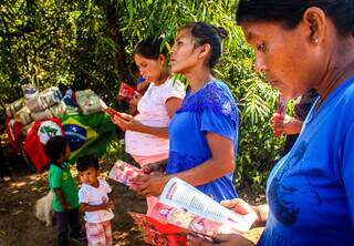Famílias indígenas receberam doações, nesta manhã, no interior de Mato Grosso do Sul. (Foto: MST)