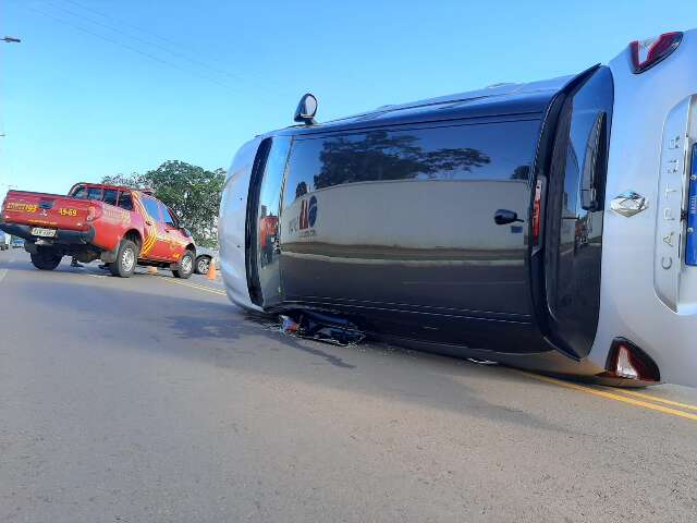 Alcoolizada, mulher tomba ve&iacute;culo em plena luz do dia e &eacute; presa em flagrante 