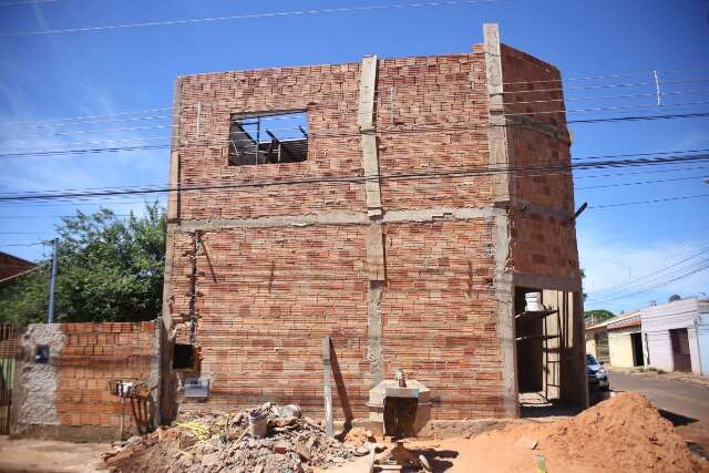 Pedreiro &eacute; eletrocutado enquanto trabalhava em obra nas Moreninhas