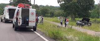 Motorista perde controle, carro capota e 5 pessoas ficam feridas na MS-427 