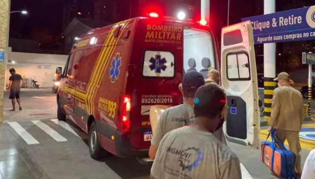 T&eacute;cnico de ar-condicionado que caiu de forro de supermercado est&aacute; na Santa Casa