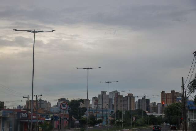 Capital tem c&eacute;u encoberto e previs&atilde;o &eacute; de chuva nesta quinta