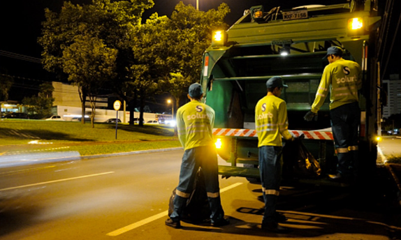 Coleta de lixo estar&aacute; suspensa no Natal e no dia 26 