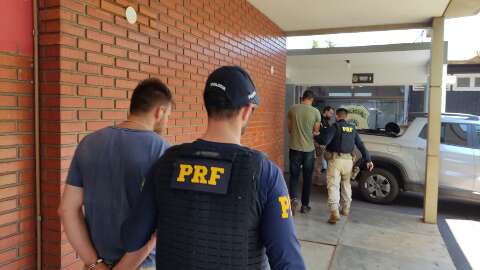 Policial militar mineiro é preso com maconha, cocaína e pistola na fronteira