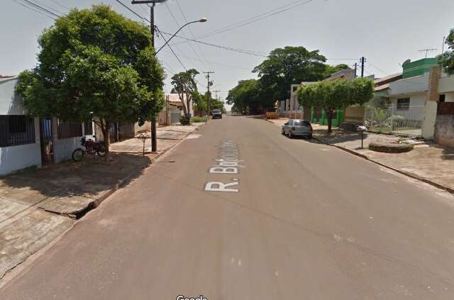 Ao se irritar com jovens andando de skate, seguran&ccedil;a fere 2 a tiros na rua