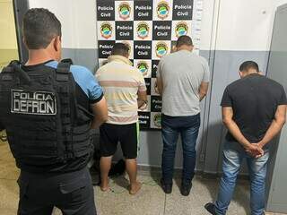 Pol&iacute;cia conclui que vigilante participou de roubo a caminh&atilde;o de prefeitura