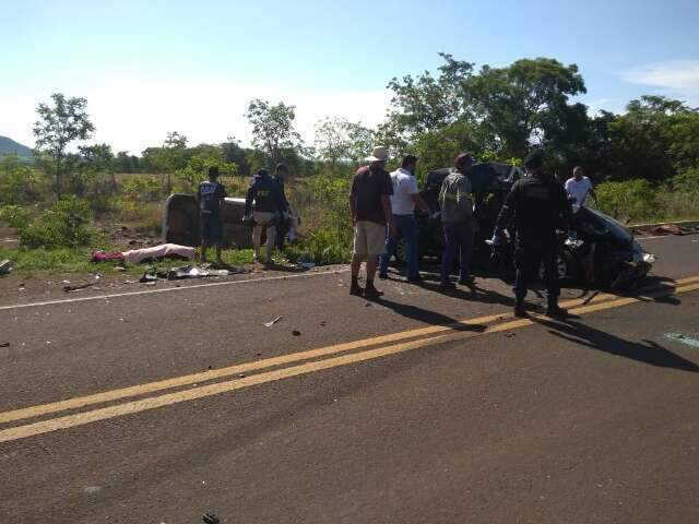 Fam&iacute;lia que morreu em colis&atilde;o entre dois carros seguia para Bonito 