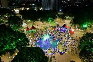 Vista aérea da Praça Ary Coelho durante eventos do Reviva Natal (Foto: Divulgação/Sectur)